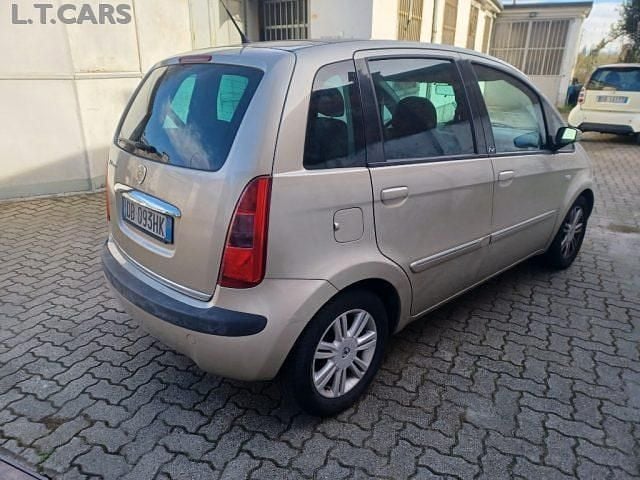 Usata Lancia Musa 95 CV (69 kW) 2006 Oro Monovolume