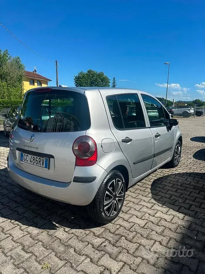 Usata Renault Modus 68 CV (50 kW) 2006 Grigio Monovolume