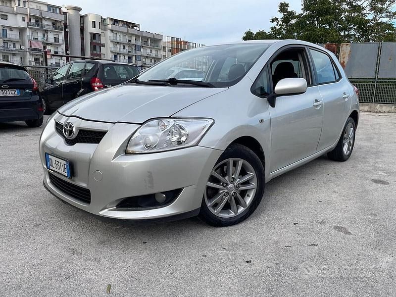 Usata Toyota Auris 126 CV (92 kW) 2009 Grigio Utilitaria