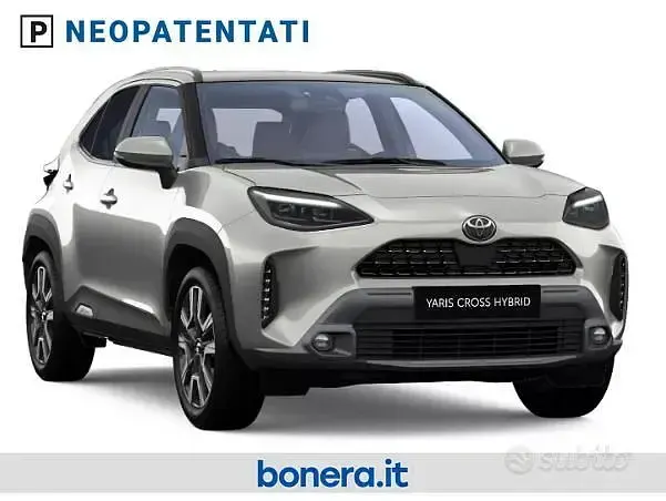 Nuova Toyota Yaris Cross Lounge 92 CV (67 kW) 2026 Grigio SUV