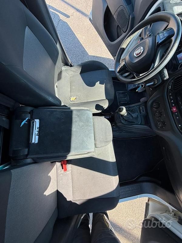 Usata Fiat Doblò 120 CV (88 kW) 2016 Bianco Monovolume