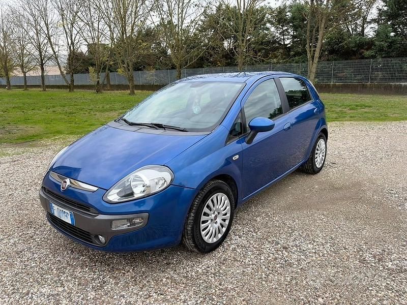 Usata Fiat Punto Evo Dynamic 77 CV (56 kW) 2010 Blu/azzurro Utilitaria
