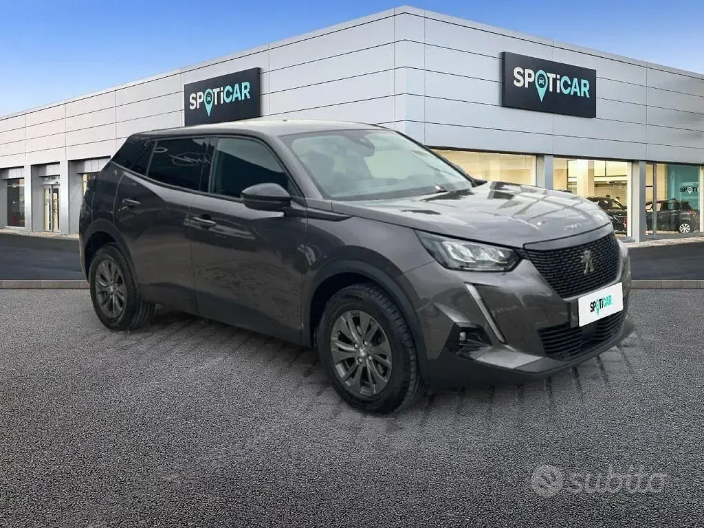 Usata Peugeot 2008 Active 110 CV (80 kW) 2022 Grigio SUV
