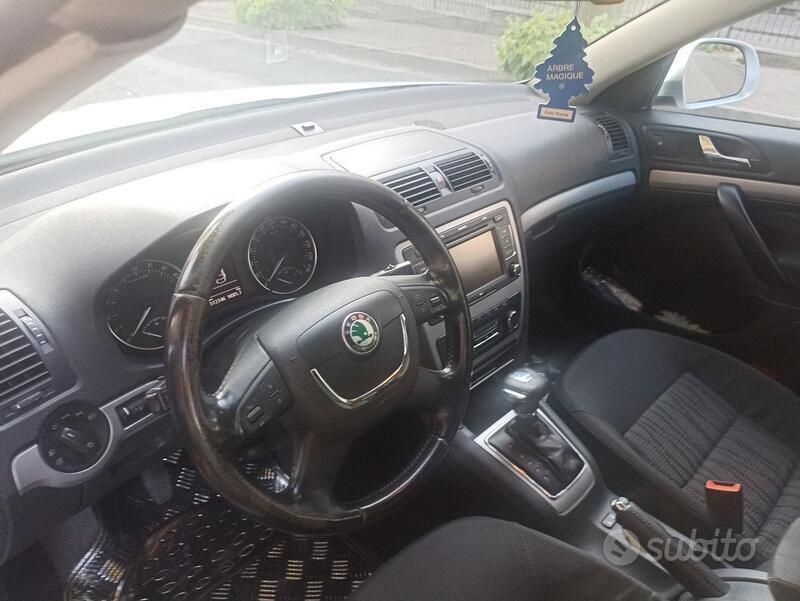 Usata Skoda Octavia Elegance 140 CV (102 kW) 2009 Grigio Station wagon