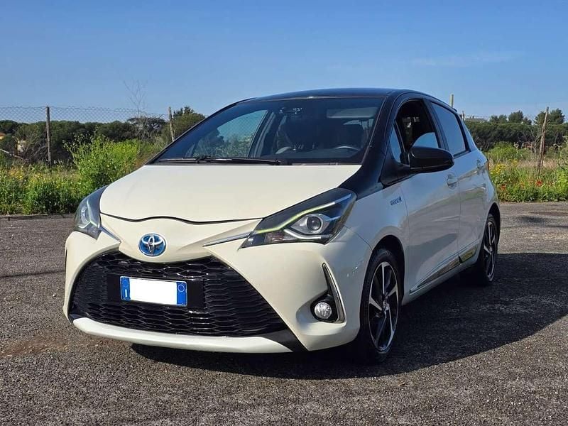 Usata Toyota Yaris Hybrid Edition 73 CV (53 kW) 2019 Bianco Berlina