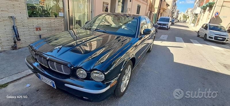 Usata Jaguar XJ8 2005 Verde Berlina
