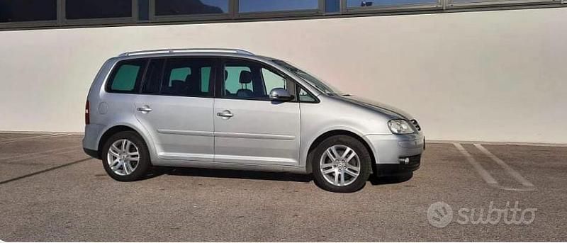 Usata VW Touran 136 CV (100 kW) 2005 Grigio Monovolume