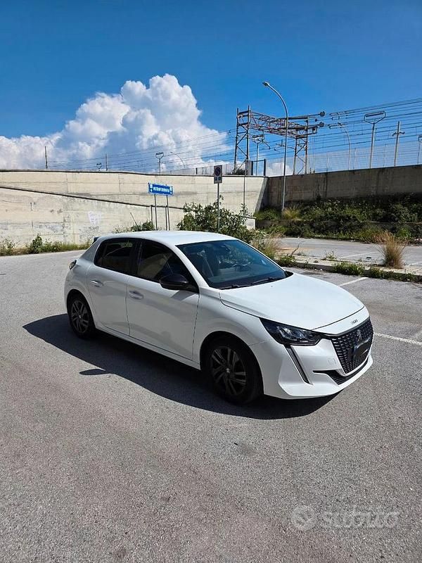 Usata Peugeot 208 75 CV (55 kW) 2022 Bianco Utilitaria