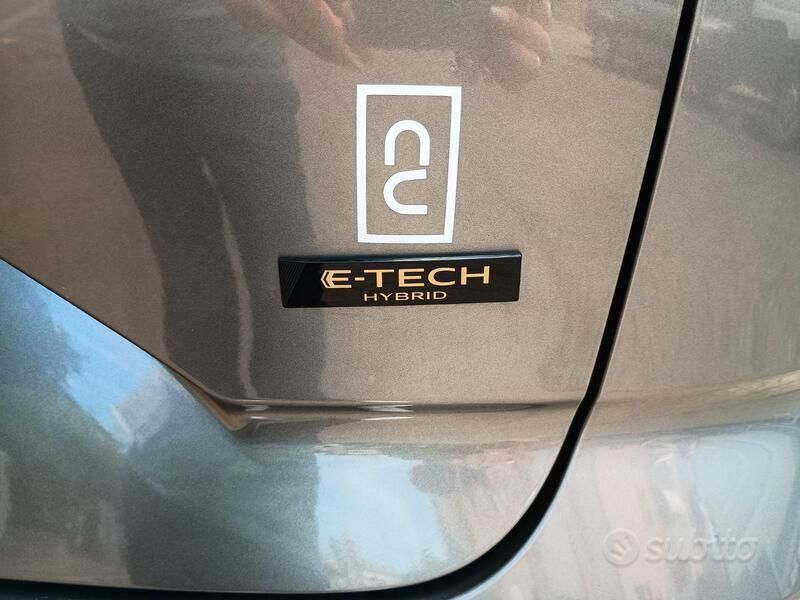 Usata Renault Austral 130 CV (95 kW) 2023 Grigio SUV