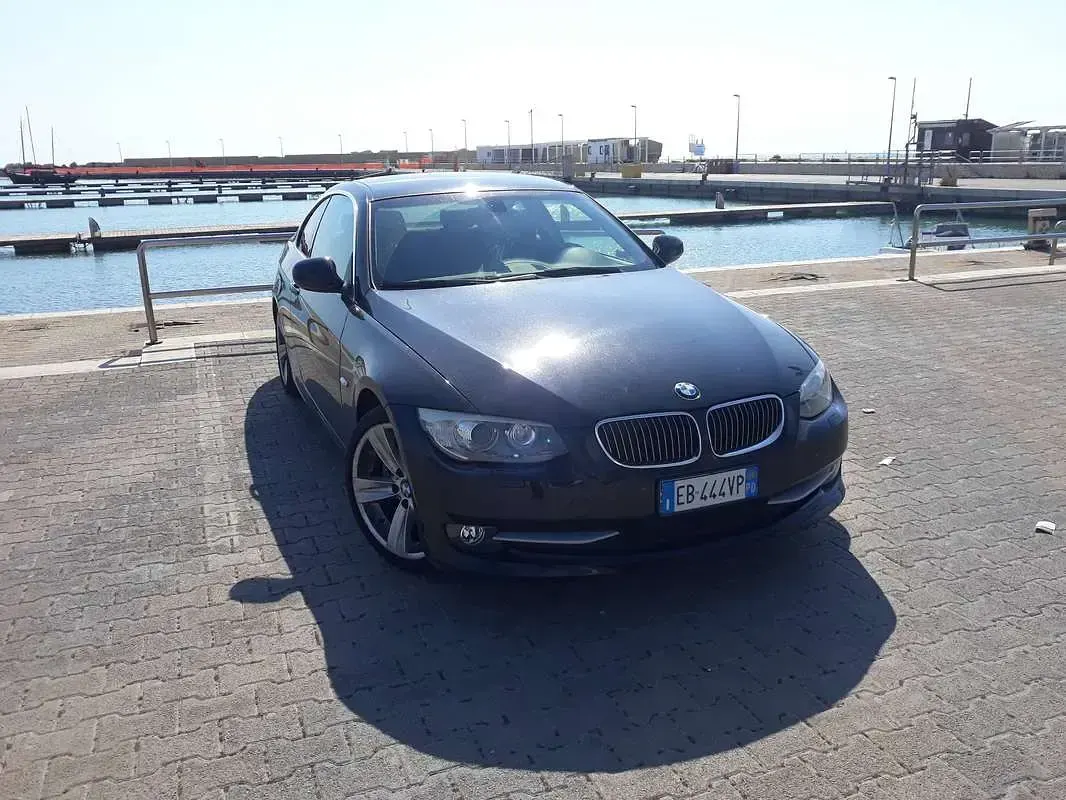 Usata BMW 325 218 CV (160 kW) 2010 Nero Coupé