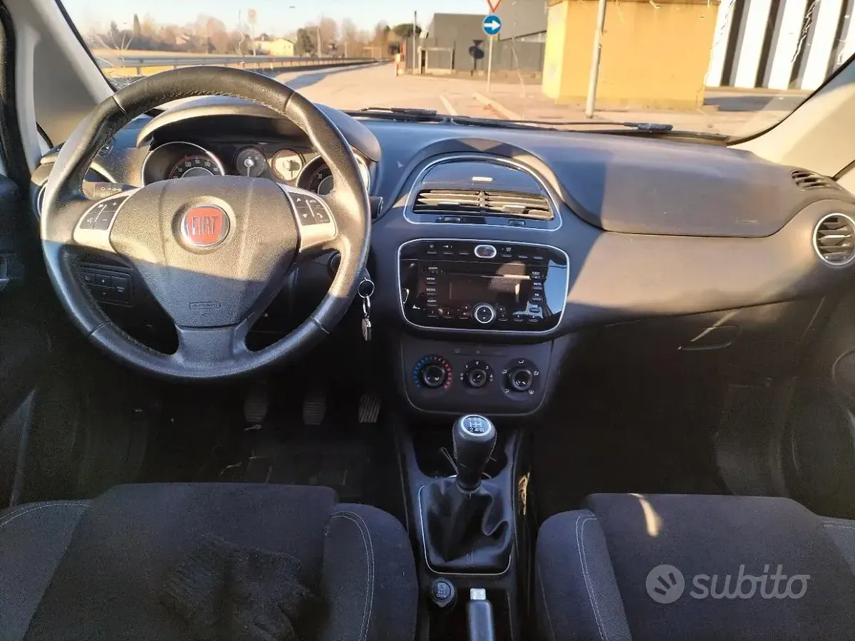 Usata Fiat Punto 65 CV (47 kW) 2016 Bianco Utilitaria