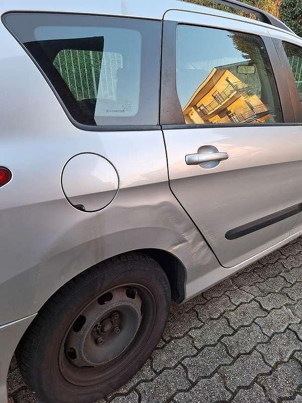 Usata 2013 Peugeot 308 SW Premium Station wagon | 1800 € (Super prezzo) - Immagine 1/4