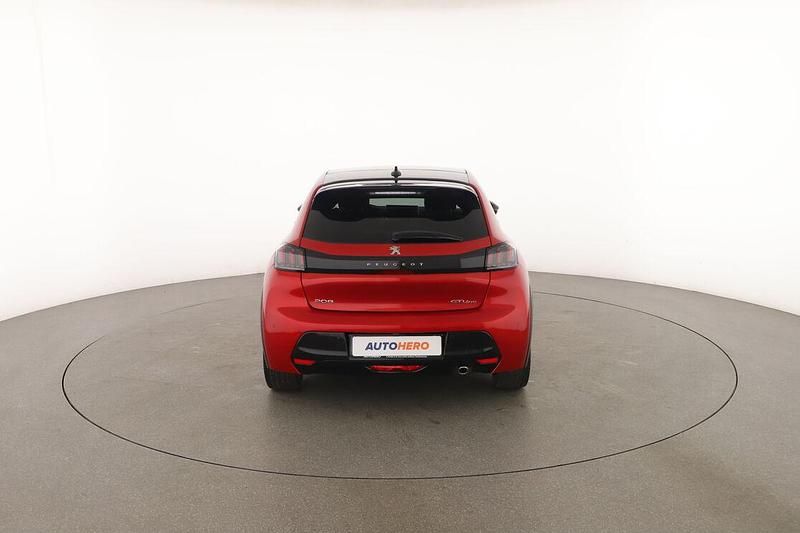 Usata Peugeot 208 GT-line 101 CV (74 kW) 2020 Rosso Utilitaria