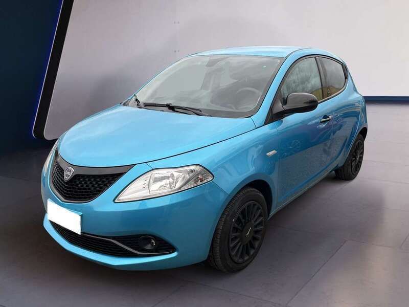 Usata Lancia Ypsilon Gold 70 CV (51 kW) 2020 Blu Utilitaria