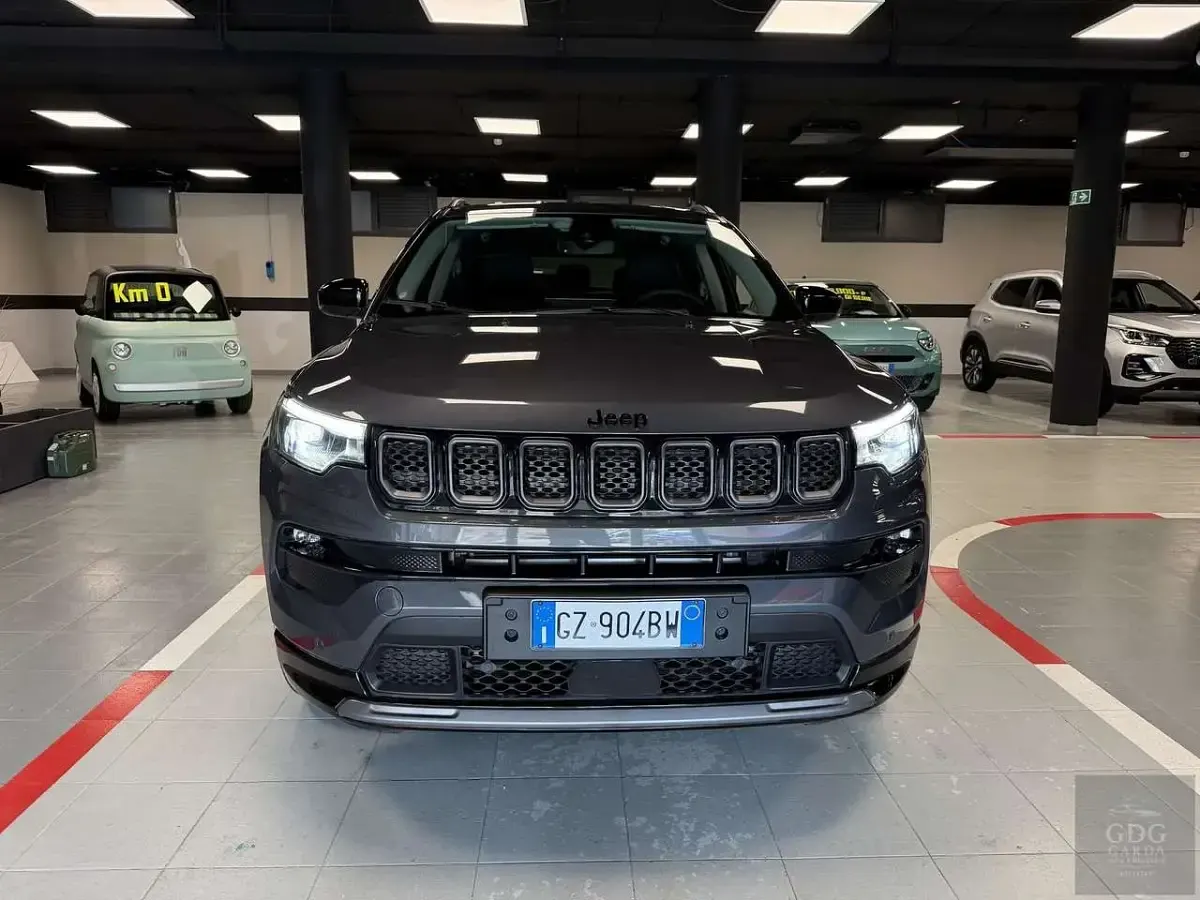 Usata Jeep Compass Summit 131 CV (96 kW) 2025 Grigio SUV