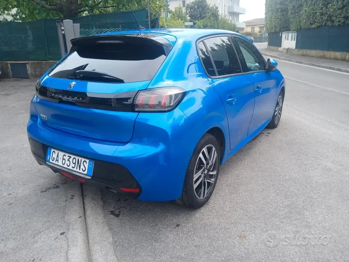 Usata Peugeot 208 Allure 101 CV (74 kW) 2020 Blu Utilitaria