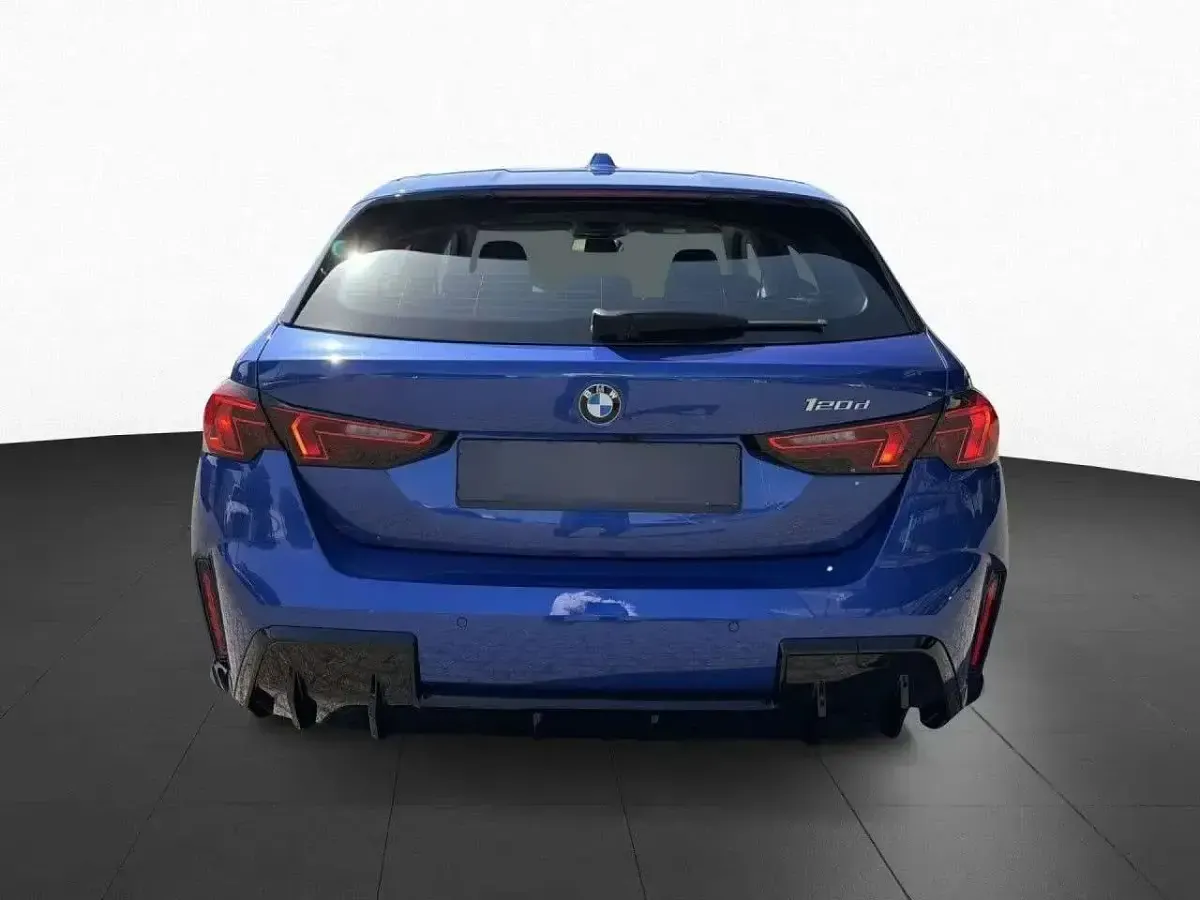 Usata BMW 120 M Sport 163 CV (119 kW) 2025 M portimao blu Utilitaria