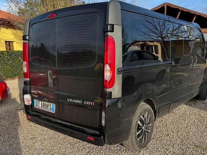 Nero Usata 2009 Opel Vivaro Monovolume | 14.000 € (Buon prezzo) - Immagine 1/4