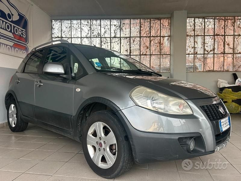 Usata Fiat Sedici Dynamic 119 CV (87 kW) 2008 Grigio SUV