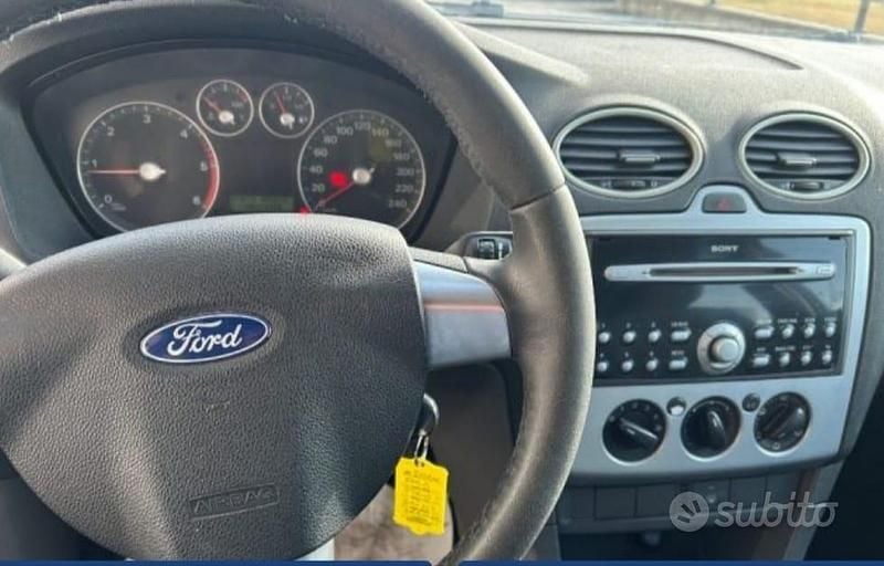 Usata Ford Focus 90 CV (66 kW) 2005 Berlina