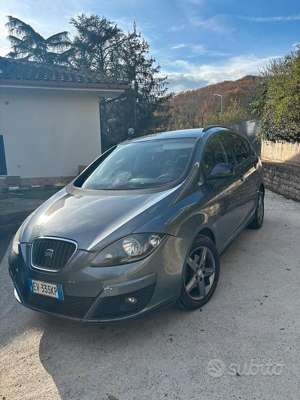 Usata Seat Altea XL 105 CV (77 kW) 2014 Grigio Monovolume
