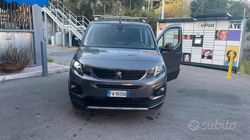 Usata Peugeot Rifter GT-line 131 CV (96 kW) 2019 Grigio Monovolume