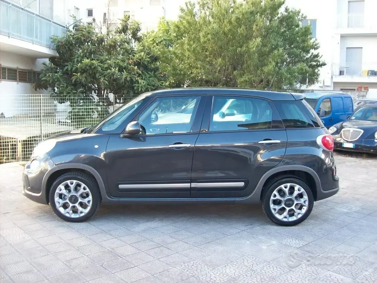 Usata Fiat 500L Trekking 105 CV (77 kW) 2014 Grigio Monovolume