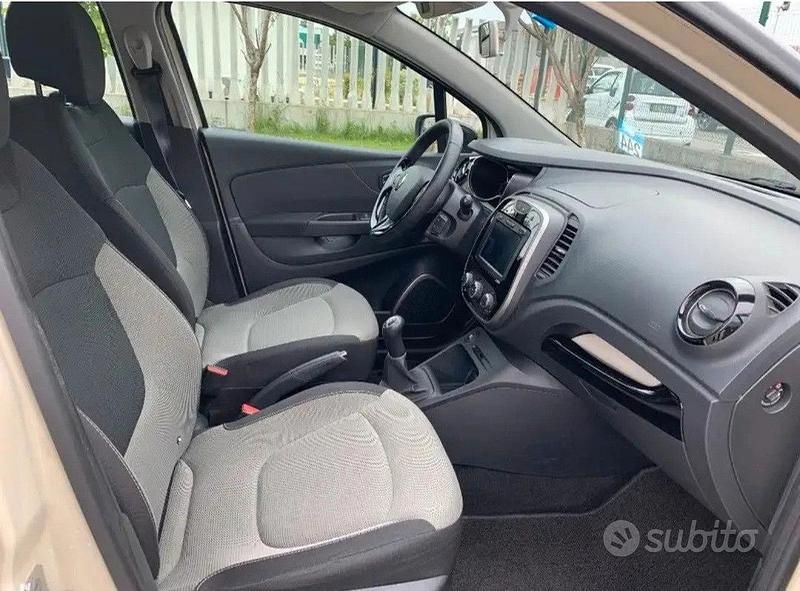 Usata Renault Captur 90 CV (66 kW) 2013 Marrone SUV
