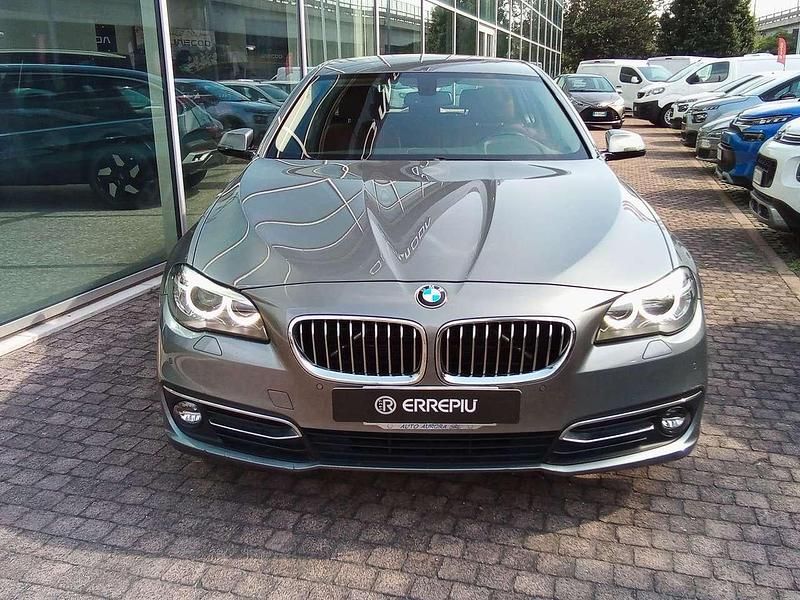 Usata BMW 520 Luxury Line 190 CV (139 kW) 2017 Grigio Station wagon
