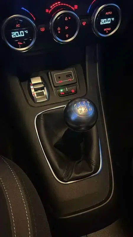 Usata Alfa Romeo Giulietta Ti 120 CV (88 kW) 2021 Blu/azzurro Berlina