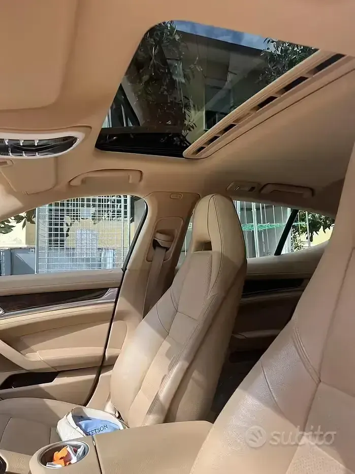 Usata Porsche Panamera 300 CV (220 kW) 2012 Nero Utilitaria