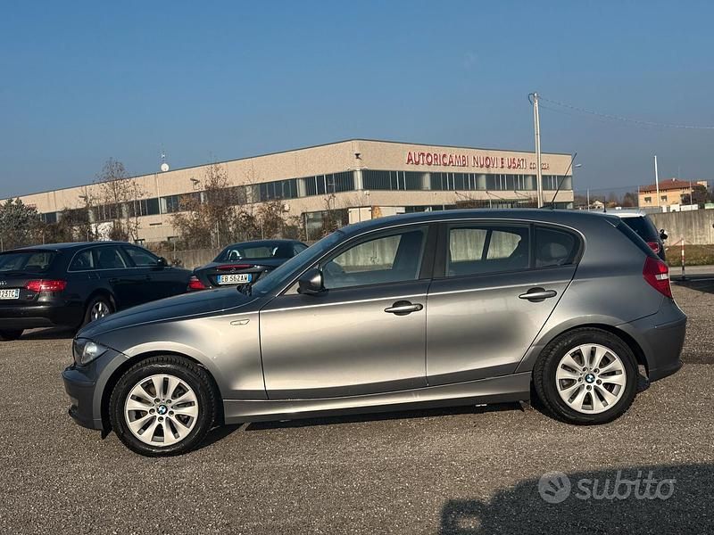 Usata BMW 116 116 CV (85 kW) 2010 Grigio Utilitaria