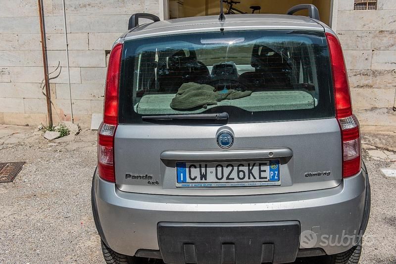 Usata Fiat Panda 4x4 Climbing 60 CV (44 kW) 2005 Grigio Utilitaria