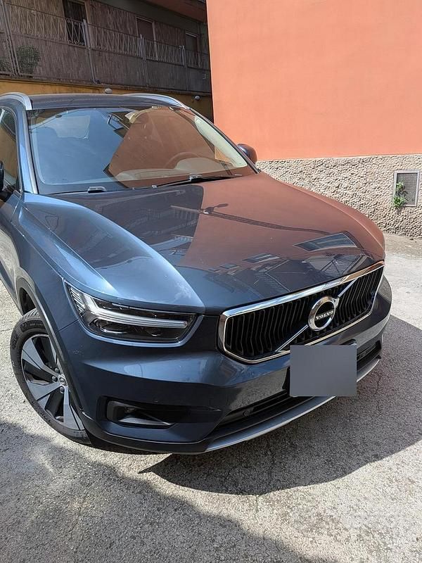 Usata Volvo XC40 129 CV (94 kW) 2021 Blu SUV