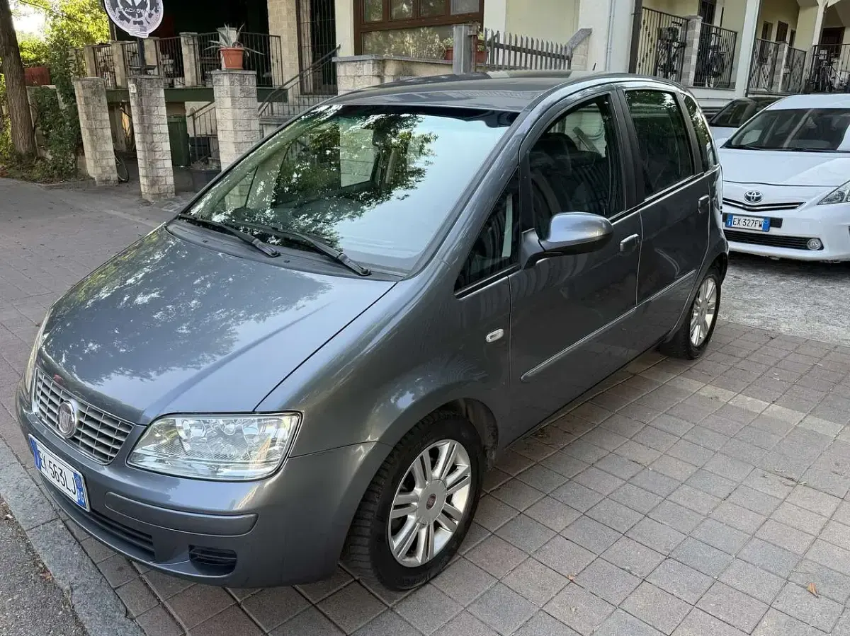 Usata Fiat Idea Dynamic 95 CV (69 kW) 2011 Monovolume