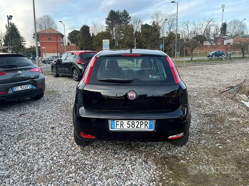 Usata Fiat Punto Street 69 CV (50 kW) 2018 Nero Utilitaria
