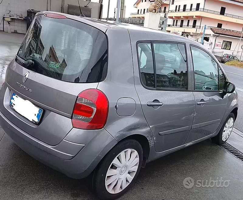 Usata Renault Modus 2011 Grigio Monovolume