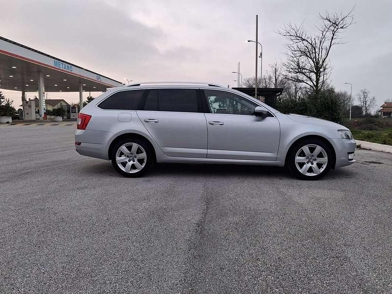 Usata Skoda Octavia Ambition 110 CV (80 kW) 2016 Grigio Utilitaria