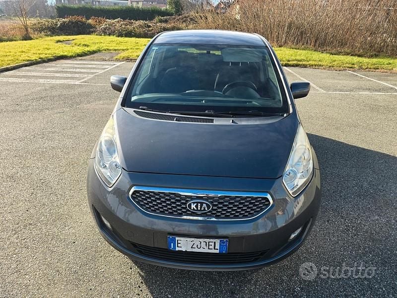 Usata Kia Venga EX 90 CV (66 kW) 2011 Grigio Utilitaria