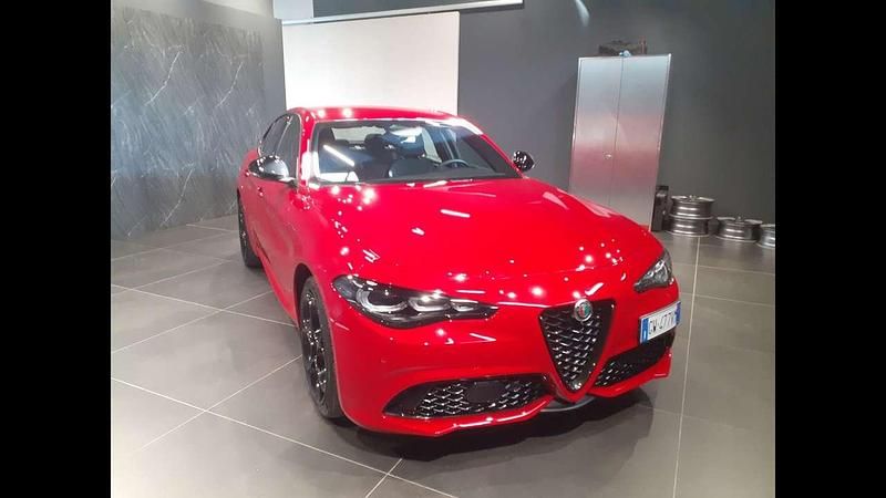 Usata Alfa Romeo Giulia Sprint 280 CV (205 kW) 2024 Rosso Berlina