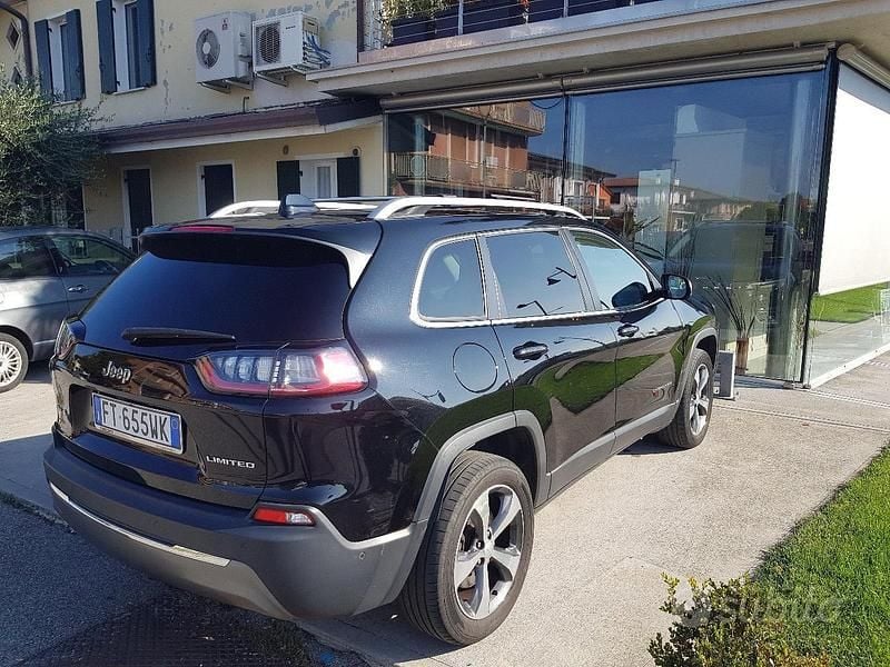 Nero Usata 2019 Jeep Cherokee SUV | 13.000 € (Ottimo prezzo) - Immagine 1/4