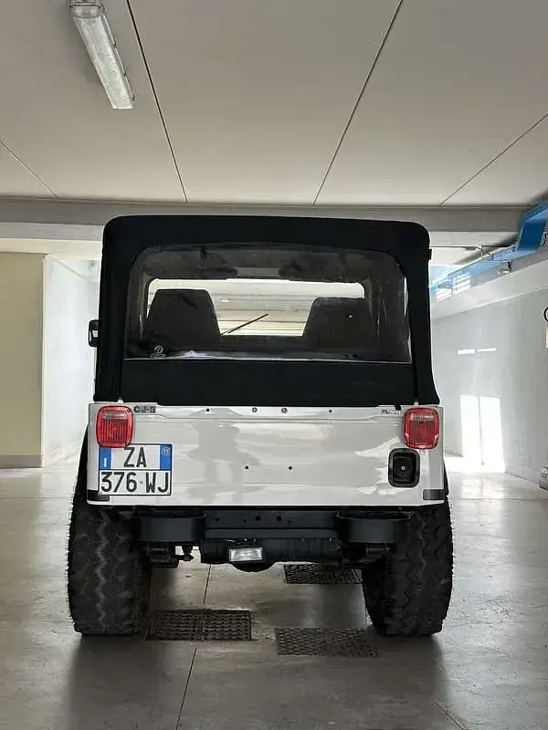 Usata Jeep CJ 204 CV (150 kW) 1979 Bianco