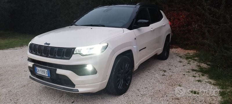 Usata Jeep Compass 240 CV (176 kW) 2022 Bianco SUV
