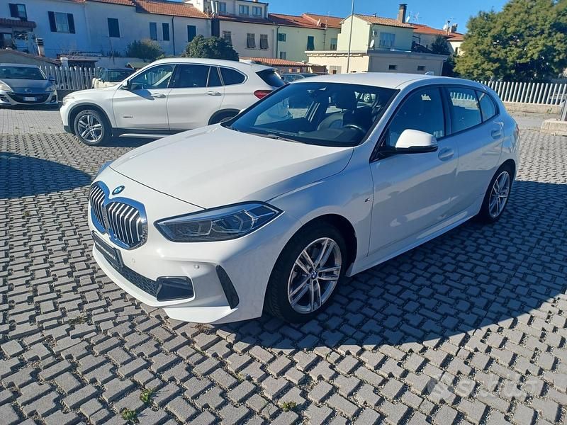 Usata BMW 116 M Sport 116 CV (85 kW) 2022 Bianco Utilitaria