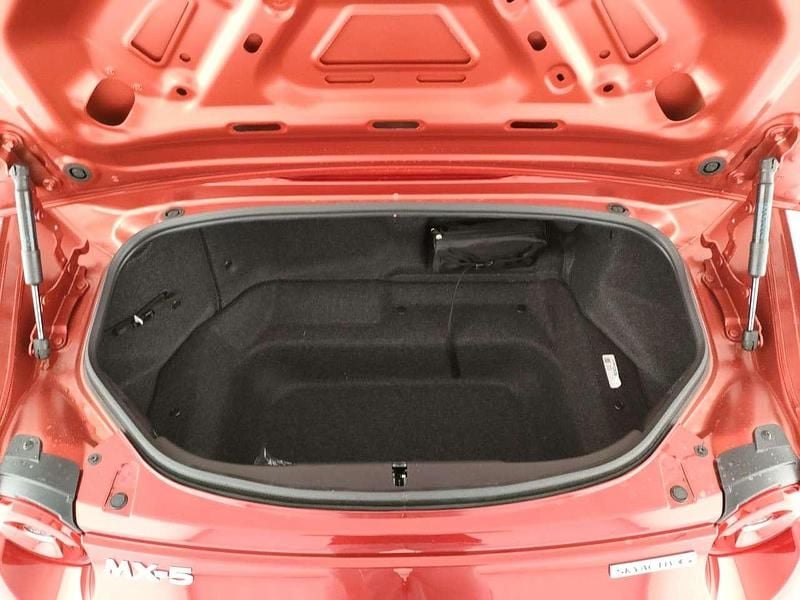 Nuova Mazda MX5 Exclusive-Line 132 CV (97 kW) 2026 Soul red crystal m Cabrio