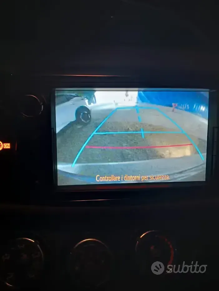 Usata Toyota Yaris 69 CV (50 kW) 2014 Grigio Utilitaria