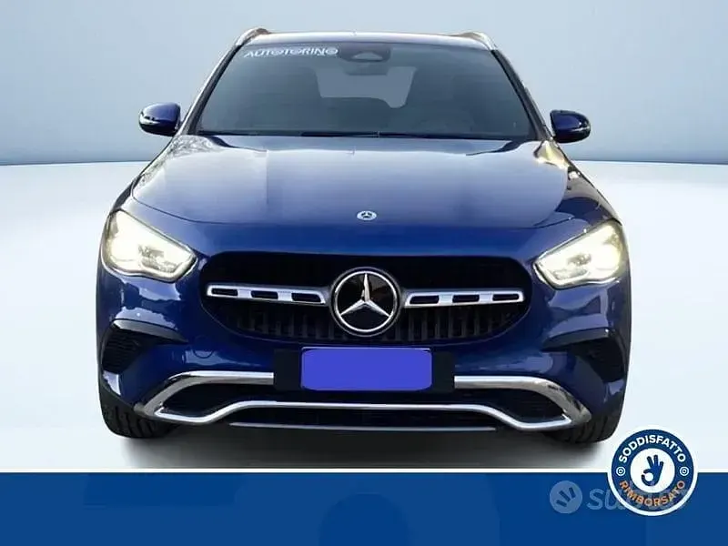 Begagnad Mercedes GLA180 Advanced 116 HK (85 kW) 2024 Blå SUV