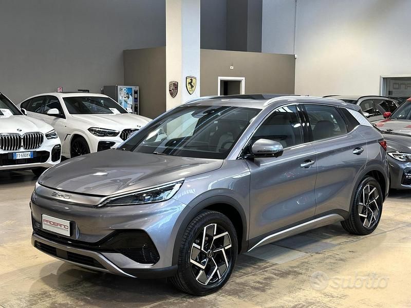 Usata BYD Atto 3 Design 64 kW (88 CV) 2024 Time grey SUV