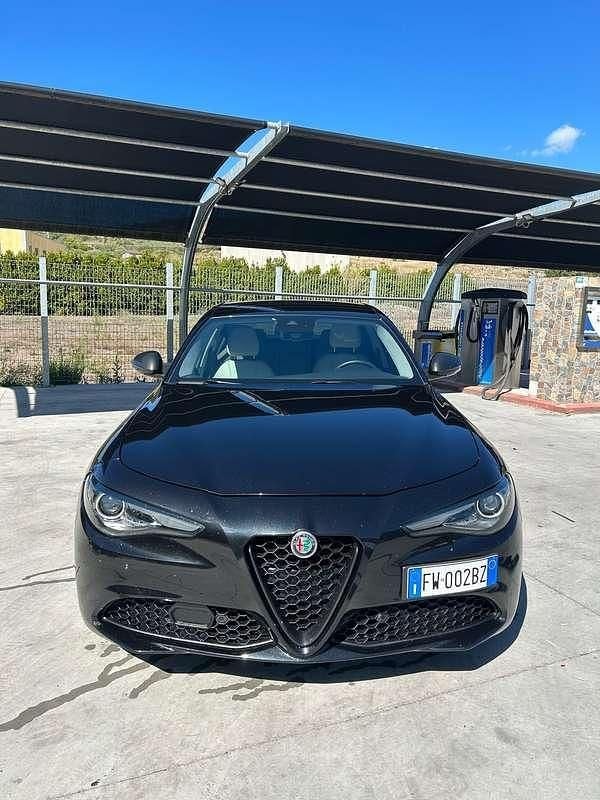Usata Alfa Romeo Giulia Tech Edition 160 CV (117 kW) 2019 Nero Berlina