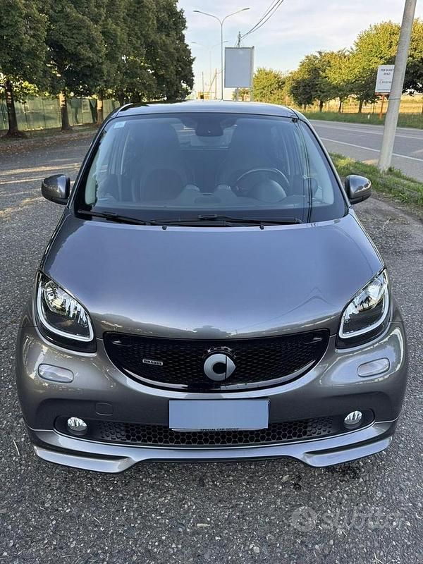 Usata Smart ForFour Brabus 109 CV (80 kW) 2016 Grigio Utilitaria